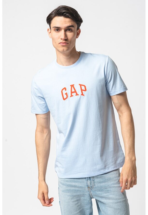 Памучна тениска с бродирано лого GAP