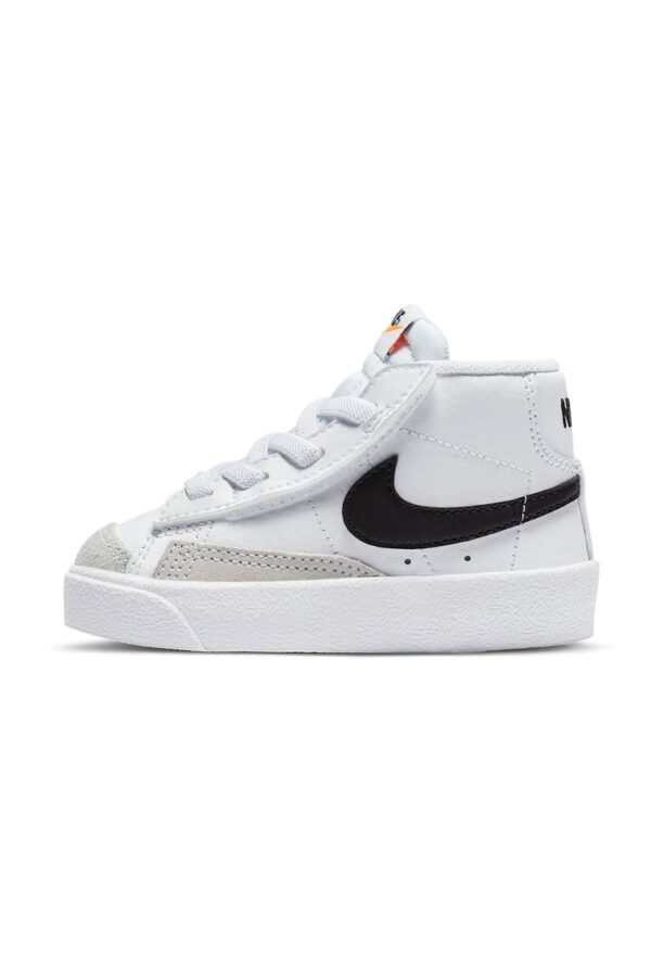 Спортни обувки Blazer Mid 77 Nike