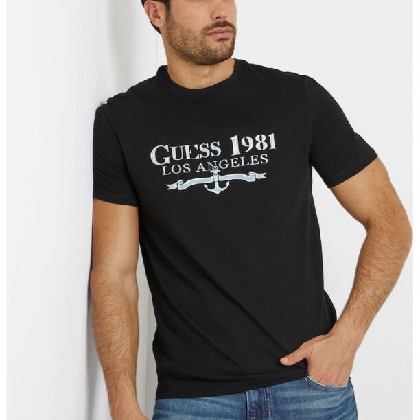 Тениска с овално деколте и шарка GUESS