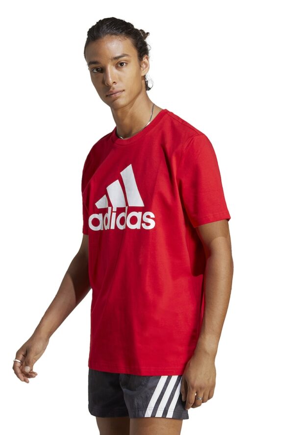 Тениска с уголемено лого adidas Sportswear