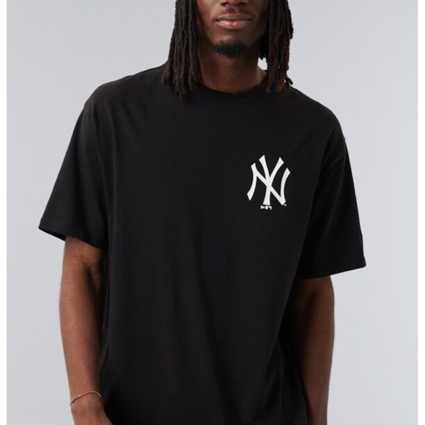 Уголемена тениска с лого New York Yankees New Era