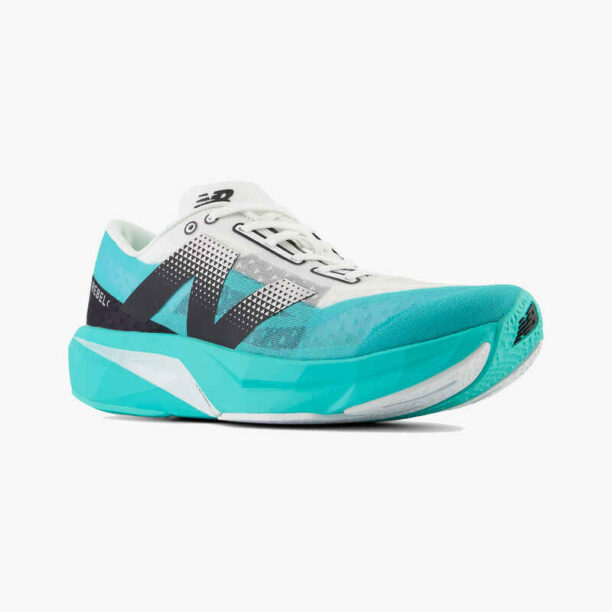 Мъжки обувки за бягане new balance fuelcell rebel v4