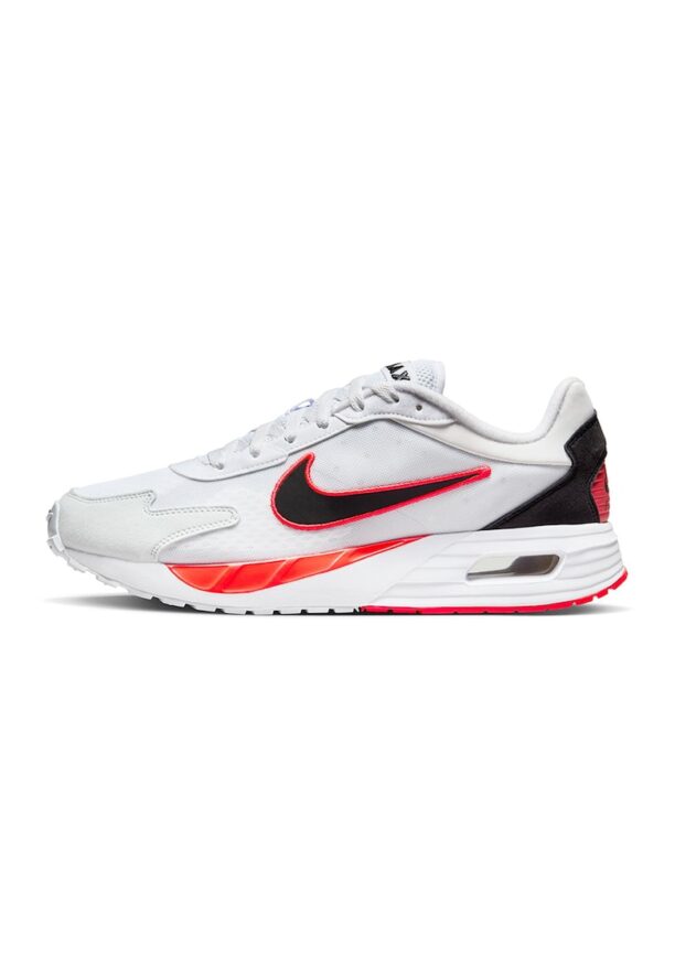 Спортни обувки Air Max Solo с мрежести зони Nike