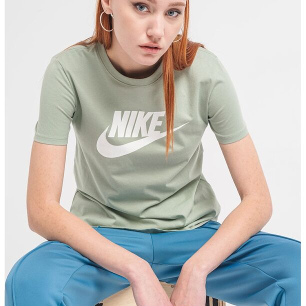 Тениска Sportswear Essentials с лого Nike